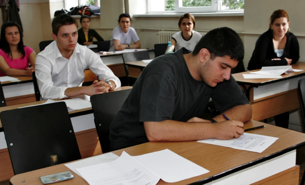 Rezultatele slabe obţinute anii trecuţi de elevii de la Olt şa BAC şi Capacitate au ajuns oficial o problemă