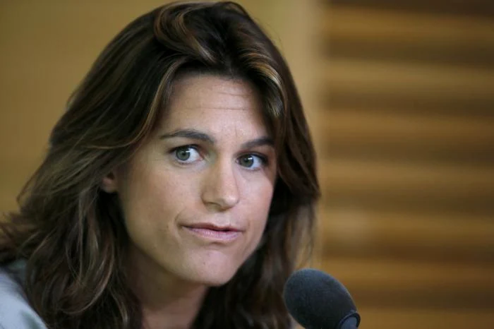 Amélie Mauresmo a încercat să încheie un scandal, înaintea finalelor din weekend