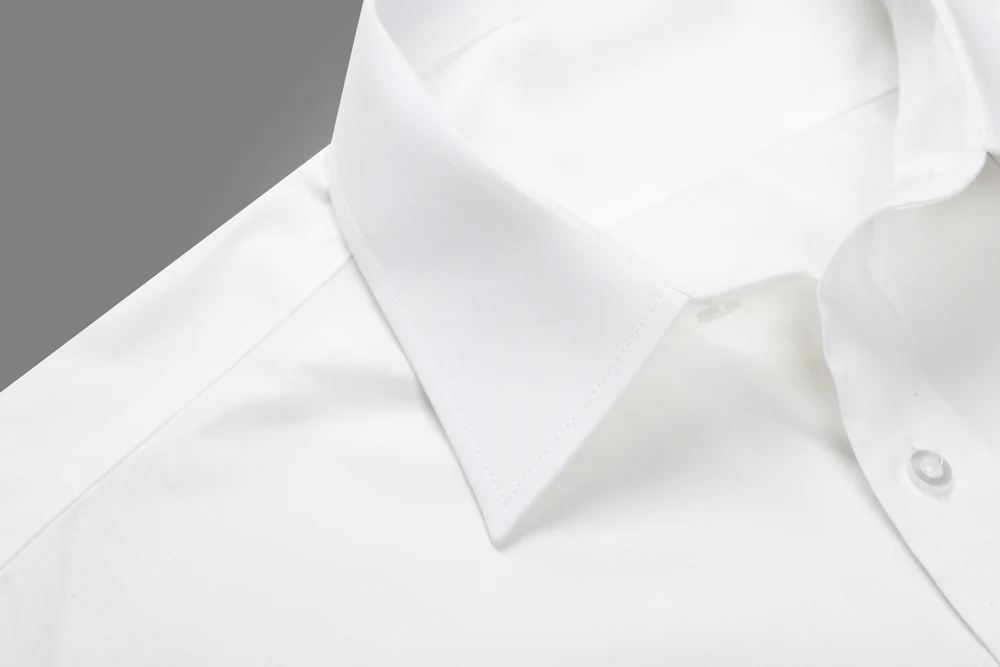 Cămașa cu guler înalt: cum să o porți și cum o accesorizezi