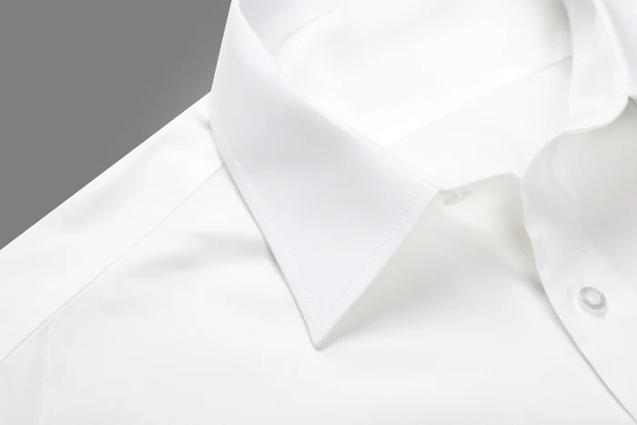 Cămașa cu guler înalt poate fi integrată cu ușurință în look-uri moderne FOTO Shutterstock