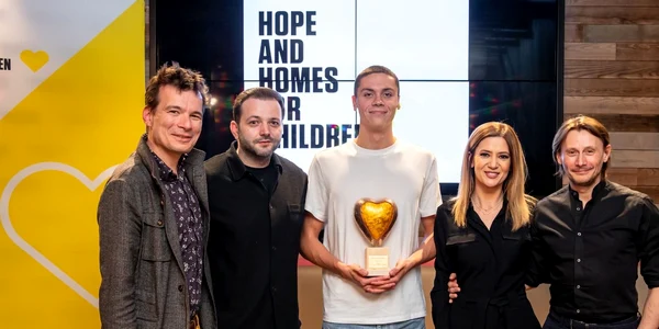 foto ambasadori Alexandru Tomescu, Mihai Morar, David Popovici, Amalia Enache, Marius Manole jpg