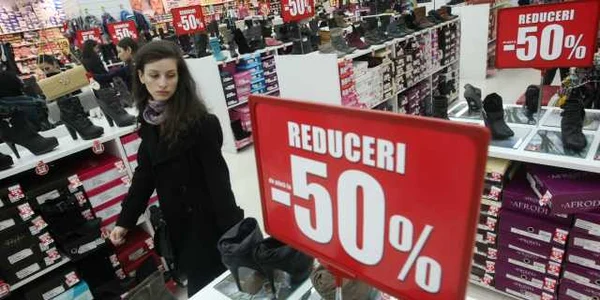 Începe perioada reducerilor la produsele de sezon