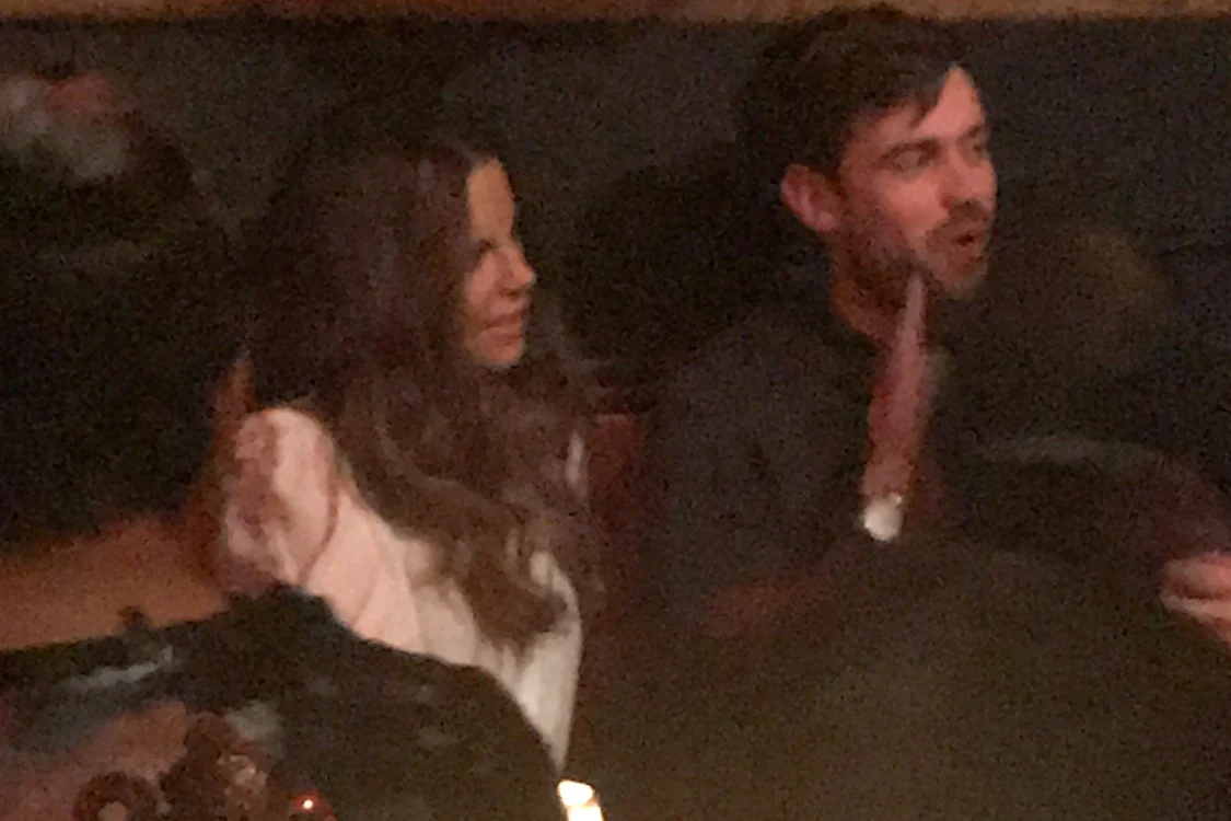 Kate Beckinsale şi Jack Whitehall au mers la karaoke