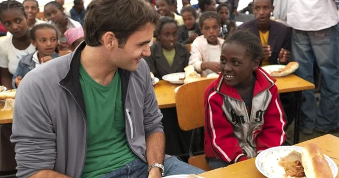 Roger Federer a mâncat alături de copiii săraci din Etiopia