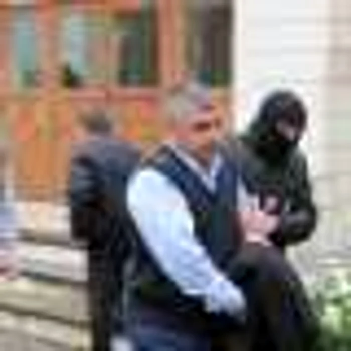 Poliţistul Ureche este cercetat pentru săvârşirea infracţiunii de luare de mită