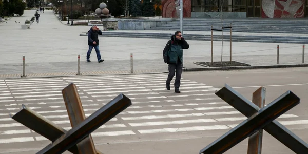 protectii antitanc pe strazile din zhytomyr foto unian.info