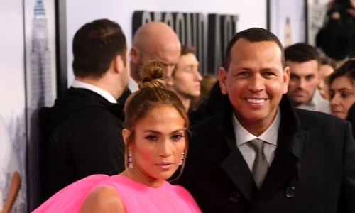 1 jennifer lopez gettyimages 1072290372 jpg jpeg