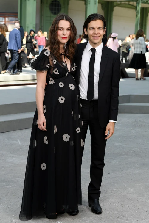 Keira și soțul ei, la lansarea Chanel Cruise Collection