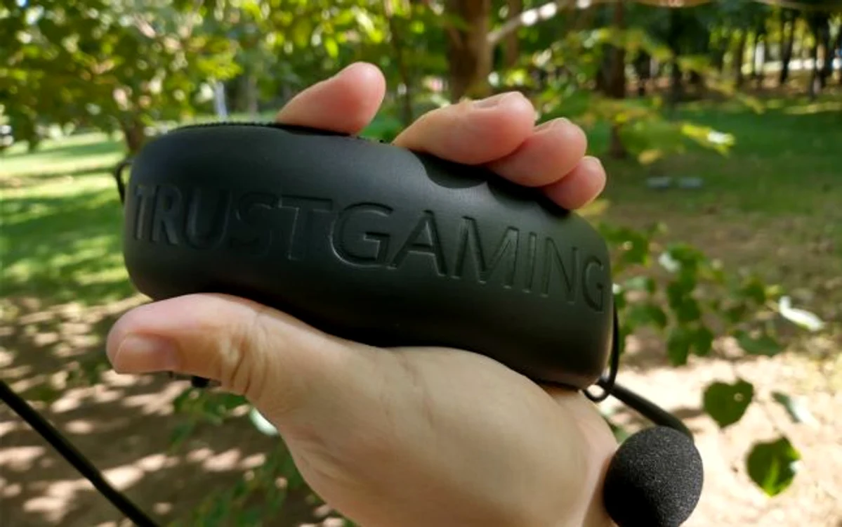 Căşti de gaming Trust GXT 444 Wayman Pro FOTO Adrian Pogîngeanu