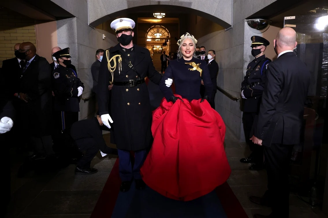 13 lady gaga rochia antiglont la inaugurarea lui joe biden 4 jpg jpeg