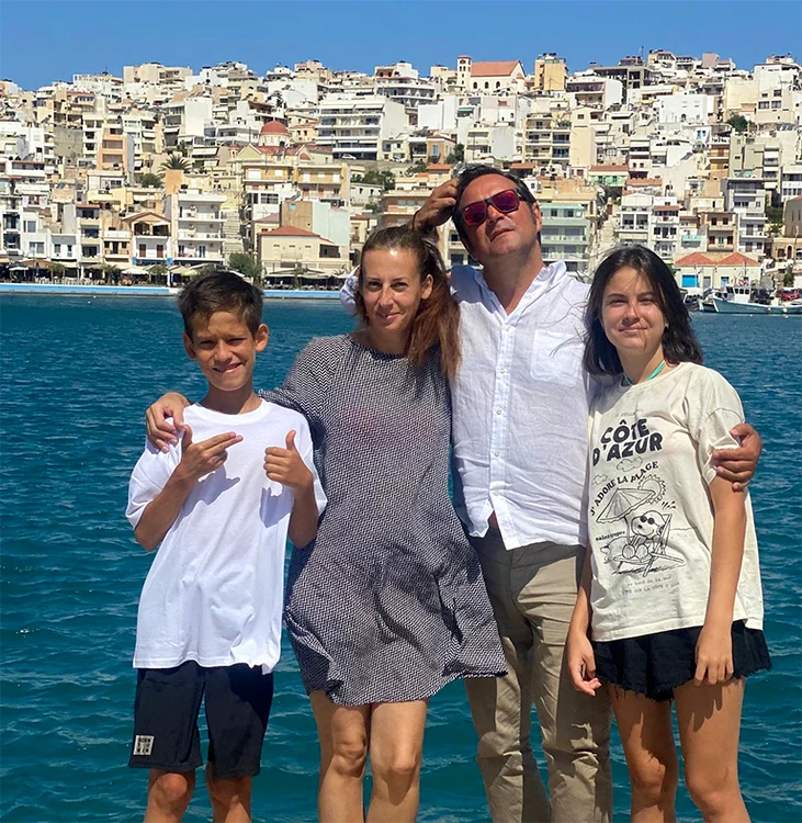 Familia lui Daniel vine de 12 ani în Creta