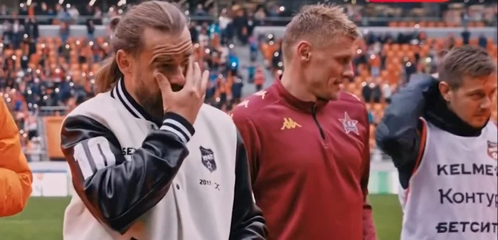 Bicfalvi, emoționat la revederea cu fanii și jucătorii fostei sale echipe. Foto Instagram FC Ural
