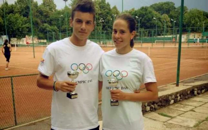 În penultimul act, dâmboviţeanul a fost întrecut de câştigătorul concursului Luca Vidan (TC Prim Bucureşti), cu scorul de 6-4, 6-7 (3), 6-4
