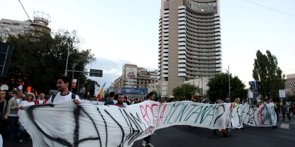 proteste rosia montana - 22 septembrie foto marian iliescu