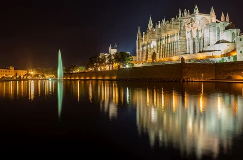 Vechea dilema sa alegem un sejur in Palma de Mallorca relaxant sau aventuros jpg