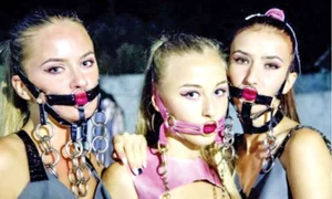 defilare scandaloasa jpeg