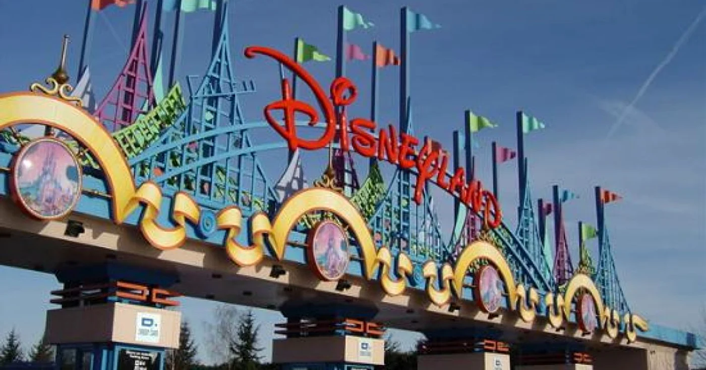 Premiul cel mare al concursului "Disney Cup" este o excursie în celebrul Disneyland din Paris