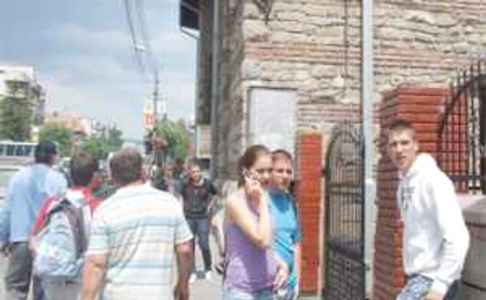 Camerele video îi vor scăpa pe profesori de pândă