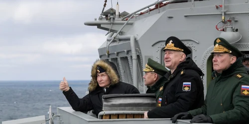 Vladimir Putin supraveghează lansările de rachete hipersonice în Marea Neagră FOTO EPA-EFE/ Alexei Druzhinin