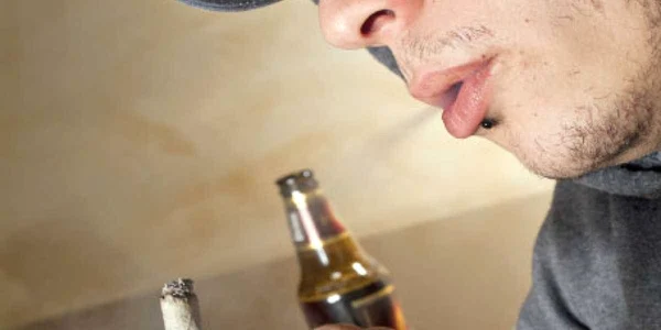 Dependenţa de alcool este frecventă la români 