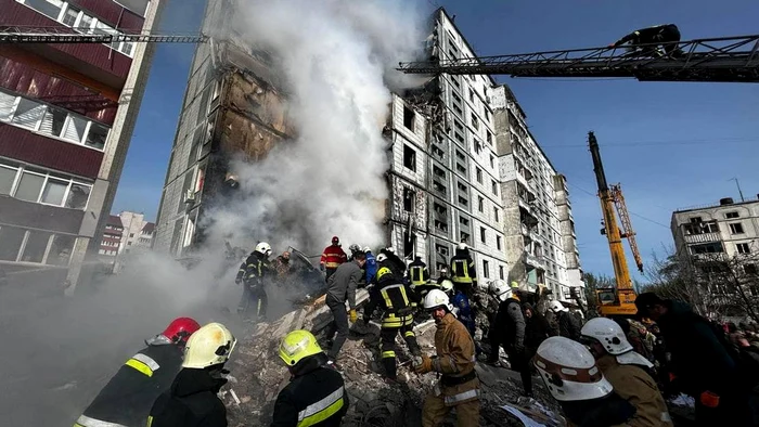 Efectul unui atac rusesc cu rachete în oraşul ucrainean Uman, 28 aprilie 2023