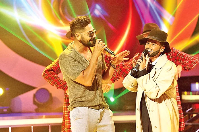 Misha trebuie să-şi imite soţul la perfecţie, pe scenă