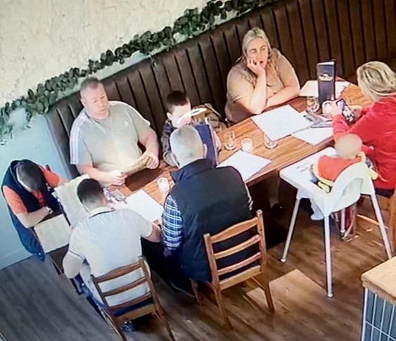Ţepari în serie: mănâncă şi pleacă fără să plătească, sursă captură video
