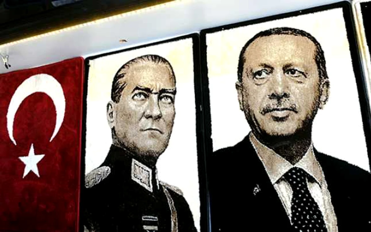 Mustafa Kemal Atatürk şi Recep Tayyip Erdogan