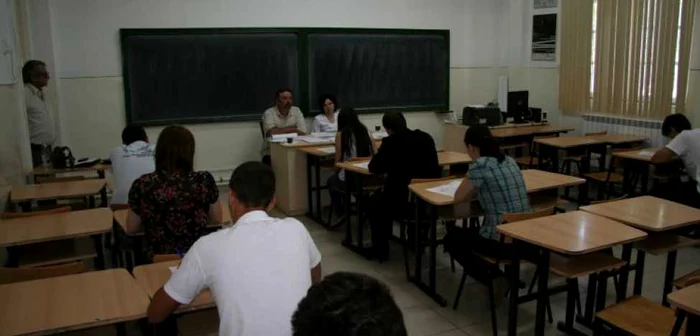 Proba scrisă la Limba şi Literatura Română din cadrul examenului de Bacalaureat are loc luni FOTO Adevărul