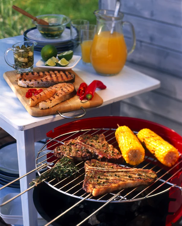 
    Cotlet de porc la grătar  