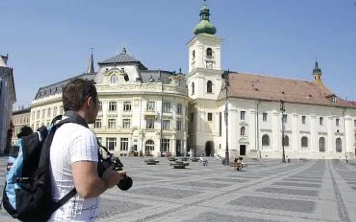 Sibiu: Turiştii au venit  mai puţini şi au stat mai puţin la Sibiu