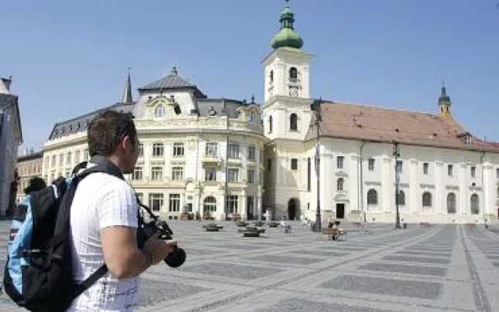 Sibiu: Turiştii au venit mai puţini şi au stat mai puţin la Sibiu
