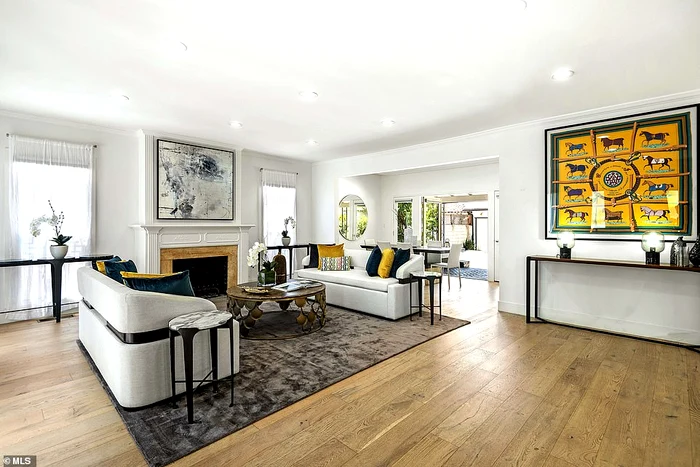 Așa arată sufrageria 