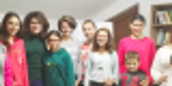 Eliza Neag - olimpica din Teleorman care ţine lecţii copiilor la biserică Sursa arhiva personală