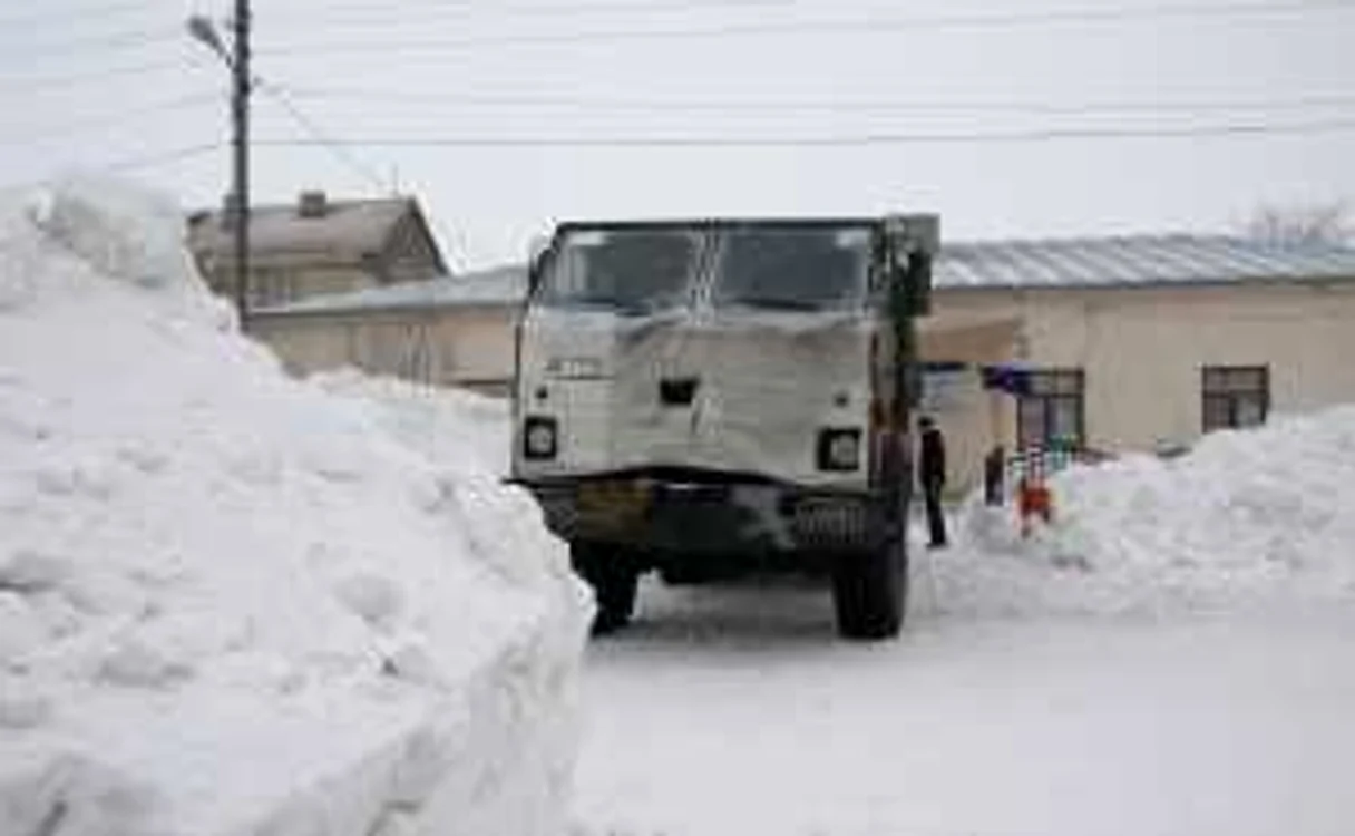 Intervenţia Brigăzii 10 Geniu în zonele sinistrate. FOTO: NICOLETA BUTNARU
