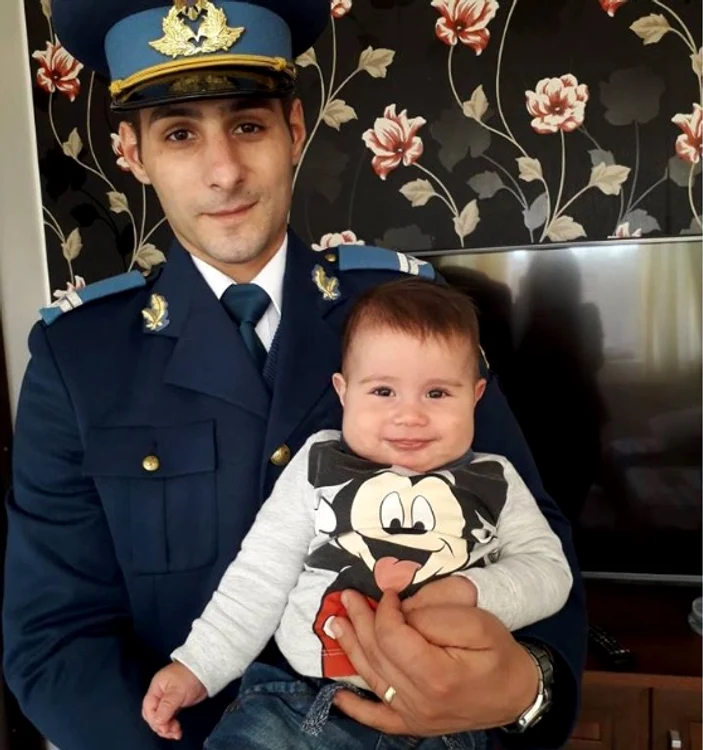 Tinerii militari Olteanu Cosmin și Denisa trec prin momente grele. Fiul lor a fost diagnosticat cu cancerFOTO: Facebook