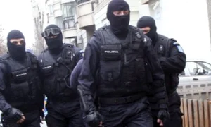 Polițiștii au găsit în locuința bătrânei 2 kg de substanțe interzise jpeg