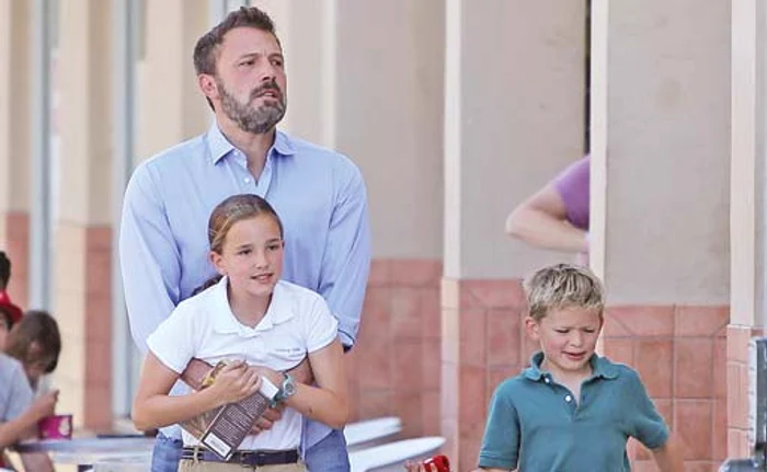 
    Ashton Kutcher (41 de ani) nu pleacă nicăieri fără fetiţa sa, WyattFoto: Profimedia  