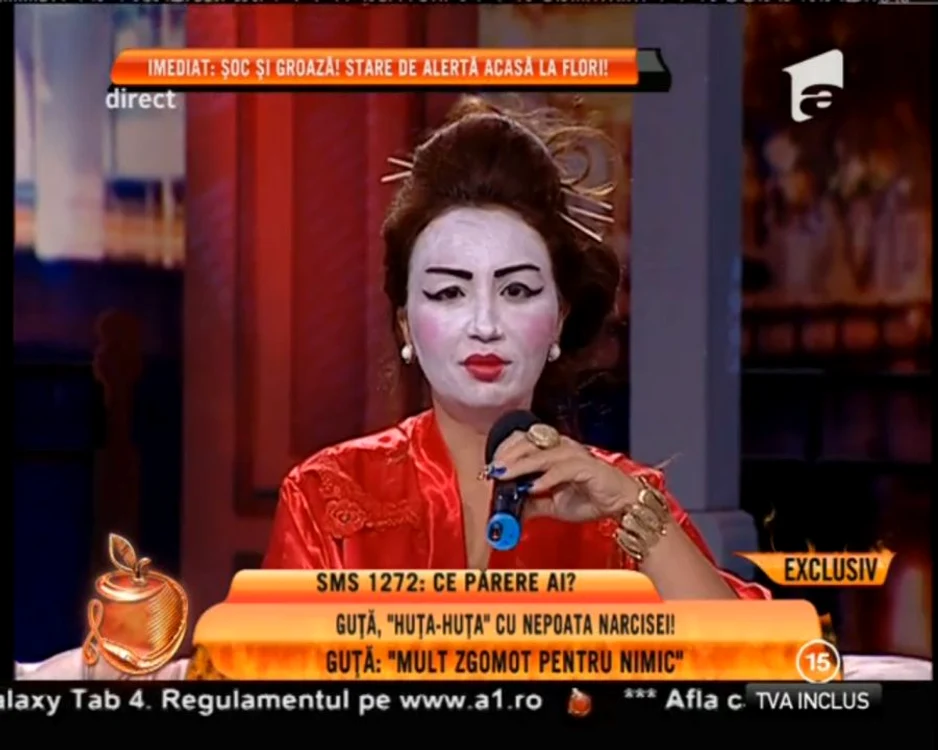 
    Așa a venit machiată Narcisa, în cadrul unui show TvFoto: captură Antena 1  