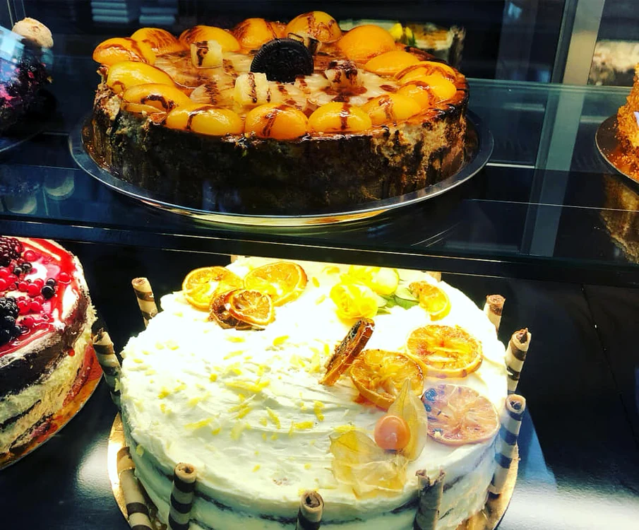 Vedeta pregăteşte o masă de Crăciun copioasă 