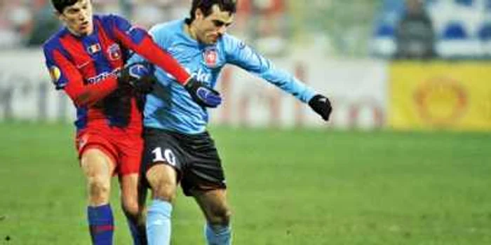 După ce a jucat în remizele contra olandezilor în urmă cu doi ani, Tănase (stânga) speră să participe acum şi la o victorie