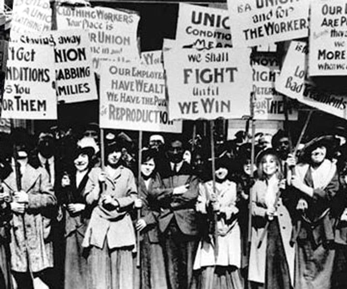 Pentru cei ce nu știu de ce 8 martie este Ziua Femeii este important de precizat că 1975 a fost declarat "Anul Internaţional al Femeii" de către ONU