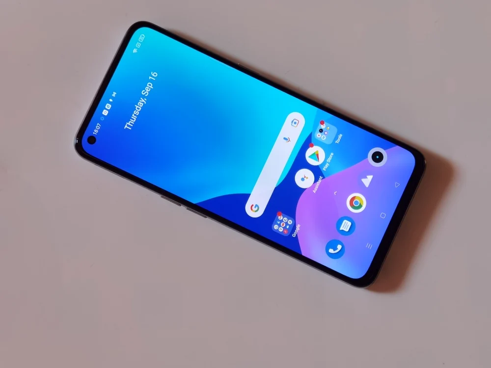 realme GT Master Edition. FOTO Adrian Pogîngeanu