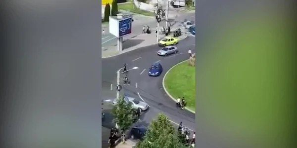 Trafic blocat în Craiova din cauza unui cortegiu funerar