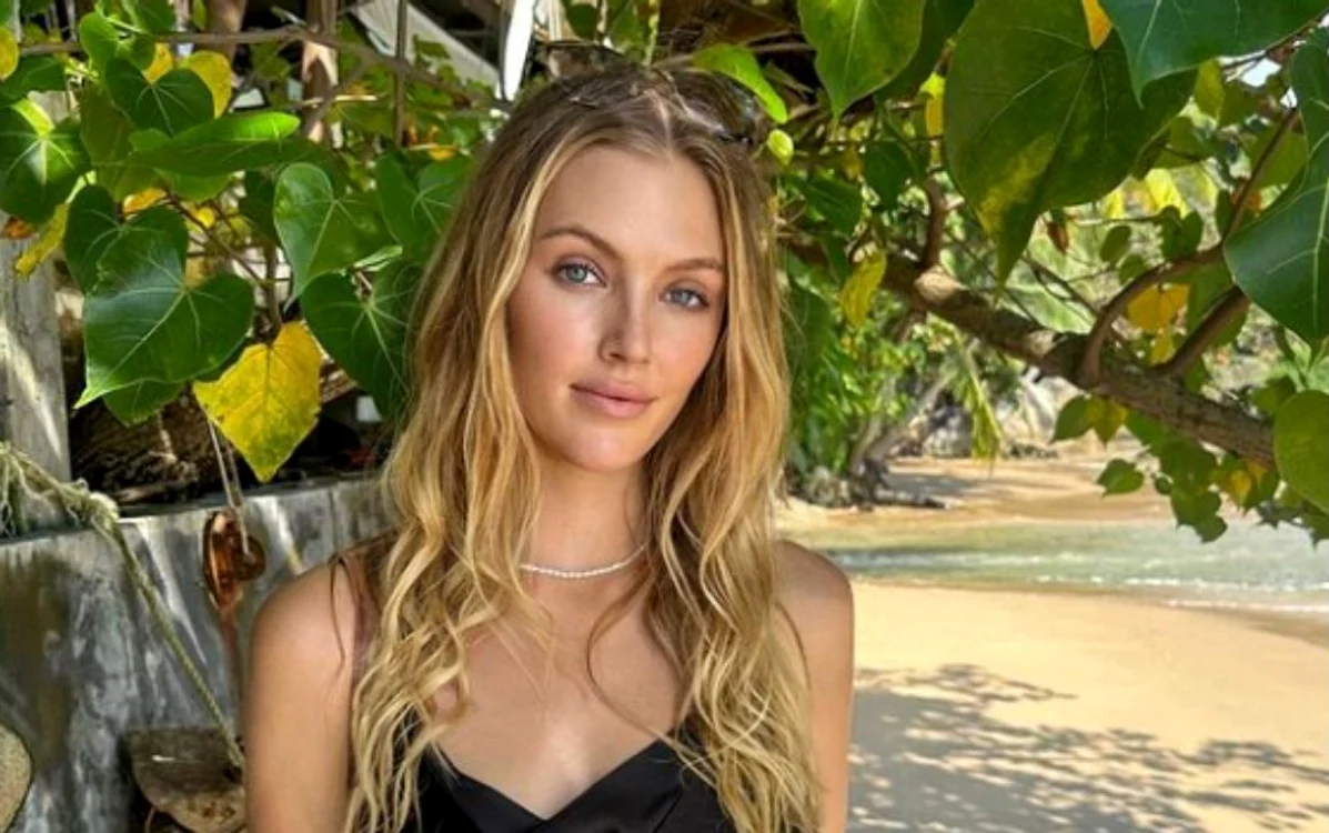 Weir a fost una dintre cele 27 de finaliste ale competiției Australian Miss Universe din 2022