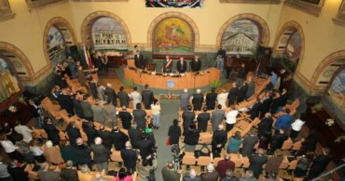 Craiova: FOTO: Cristi Minculescu şi Cicerone Ioniţoiu, cetăţeni de onoare ai Băniei