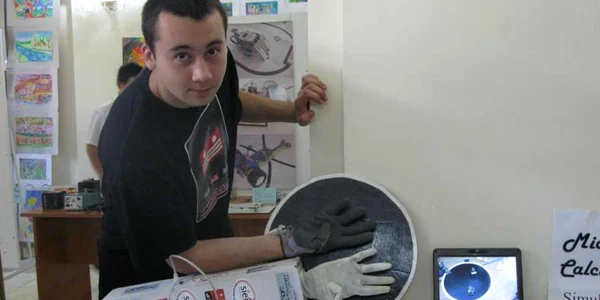 Elevul Constantin Voiniciuc a construit o mână bionică