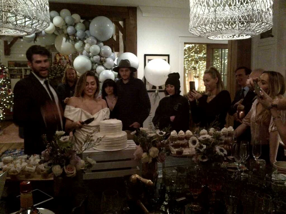 
    Miley şi Liam se ştiu de 10 anifoto: Instagram  