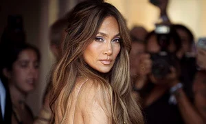 Jennifer Lopez la Paris Fashion Week/sursă foto: social media