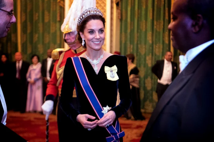 Kate, purtând colierul Nizam din Hyderabad și Tiara Cambridge Lovers Knot